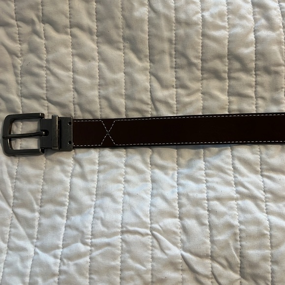 LEATHER BELT•BLACK/BROWN REVERSIBLE LEATHER BELT•NEW CONDITION•30” FROM BUCKLE - Picture 5 of 7